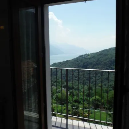Panoramic Apartment Gravedona
