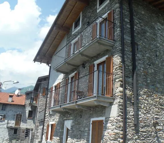 Panoramic Apartment Gravedona